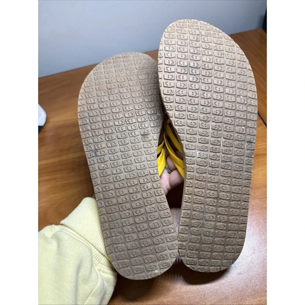 Sanuk Women's Yoga Salty Thong Sandals Yellow Size 9 Memory Foam Comfort